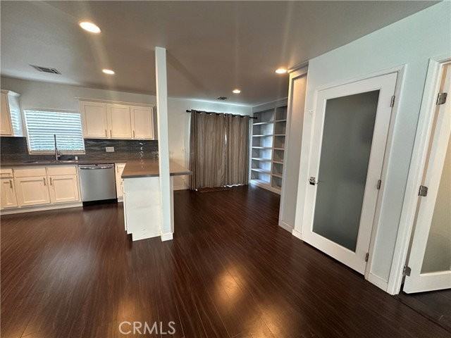 8801 Cattaraugus Ave - Photo 6 of 8