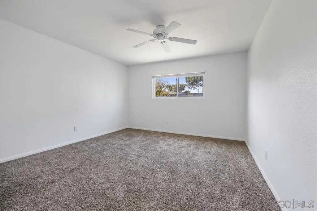 251 Sandstone St - Photo 6 of 16