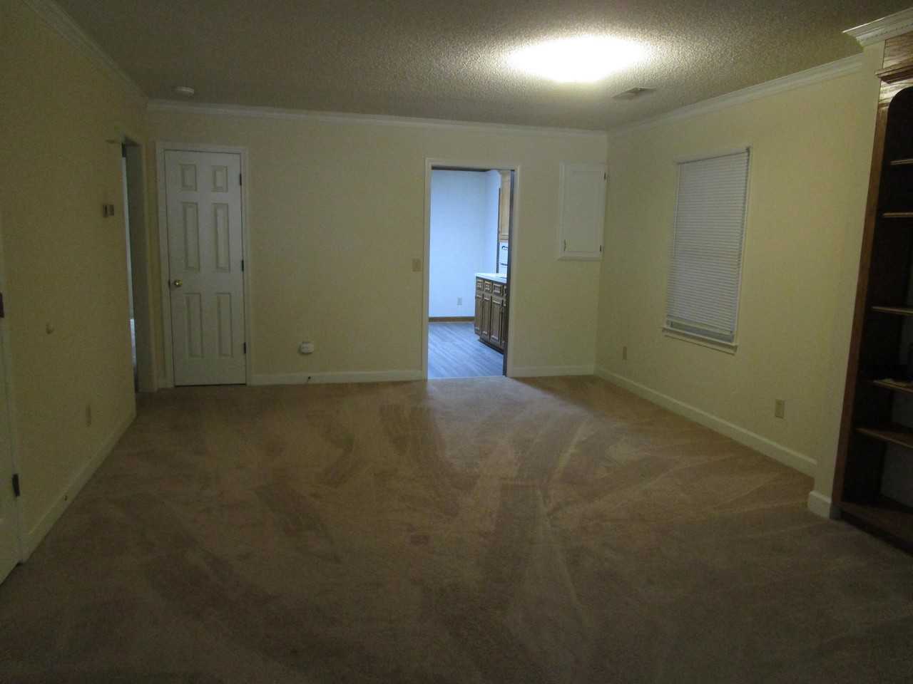 911 Arnaud St - Photo 6 of 17