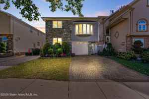 featured image of 40 Devens St #2