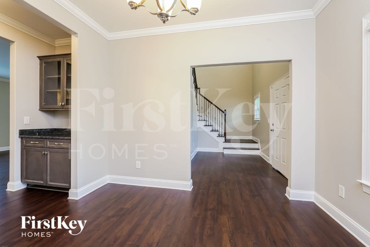 558 Dorchester St - Photo 6 of 19
