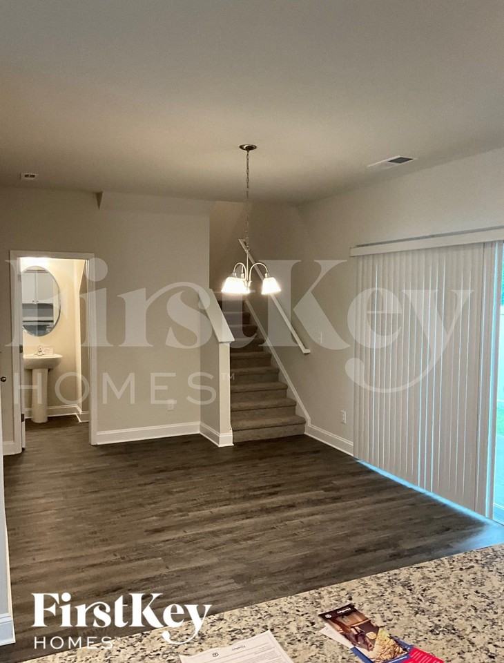 5513 Cobblestone Glen Dr - Photo 3 of 9