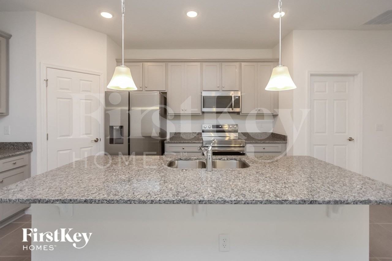 356 Corbel Ln - Photo 5 of 15