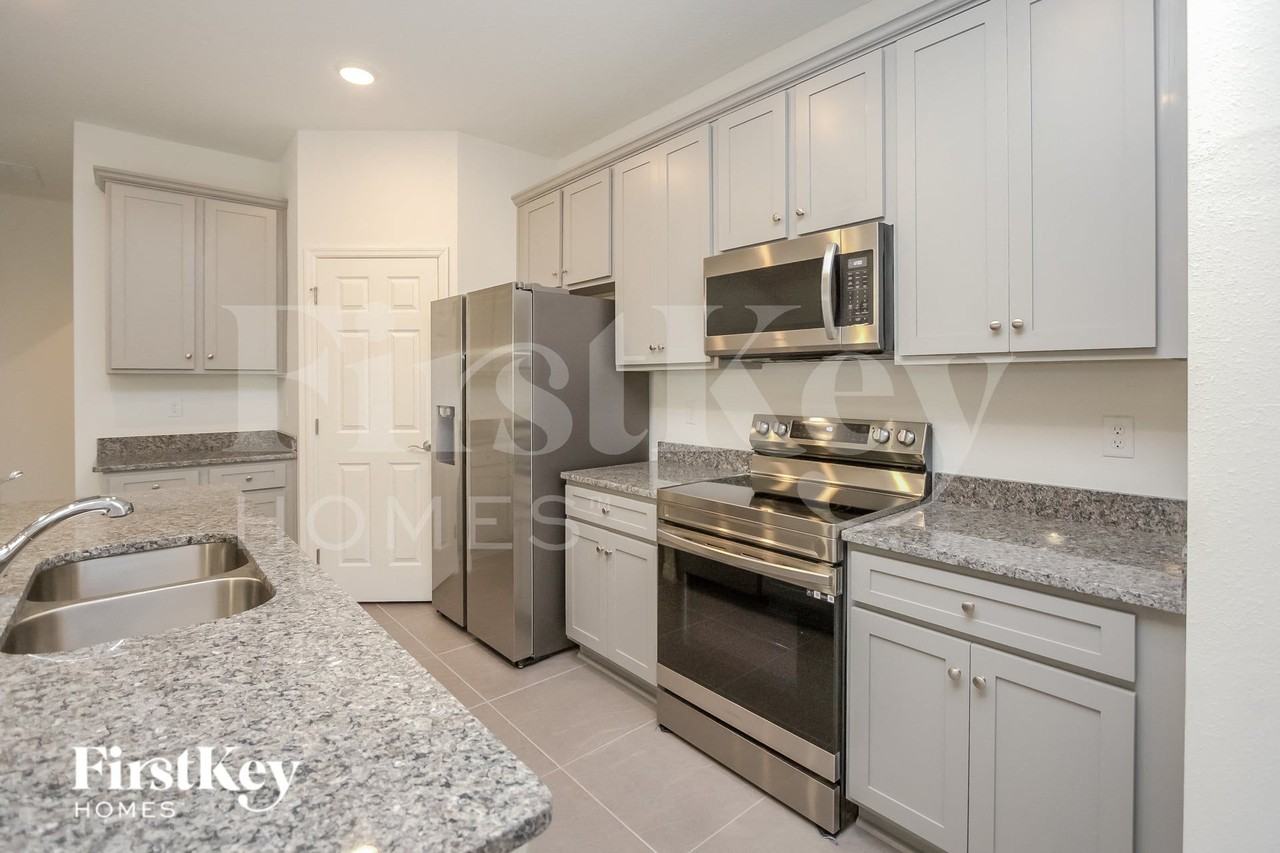 356 Corbel Ln - Photo 6 of 15