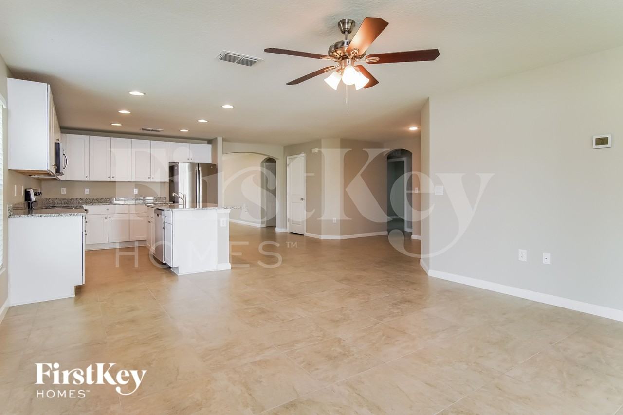 207 Southern Breeze Loop - Photo 4 of 15