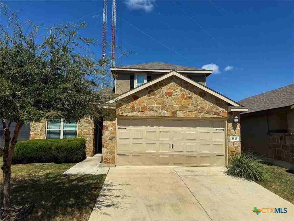8819 Straight Oaks - Photo 2 of 29