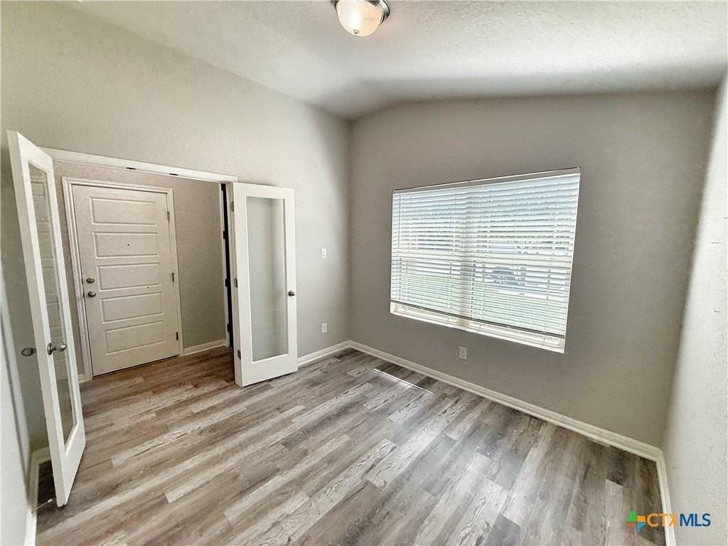 8819 Straight Oaks - Photo 4 of 29