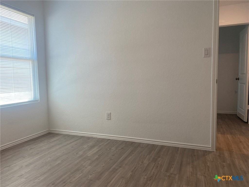 7102 Satellite Way - Photo 4 of 18
