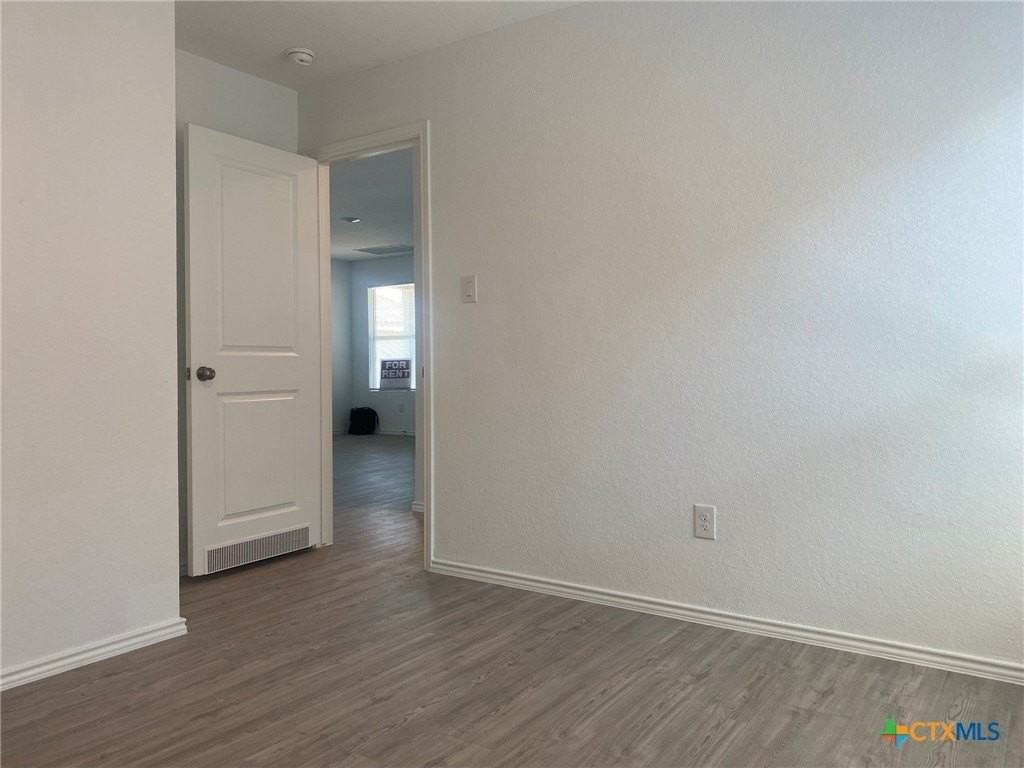 7102 Satellite Way - Photo 6 of 18