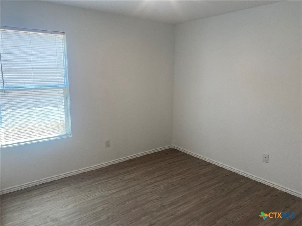 7102 Satellite Way - Photo 7 of 18