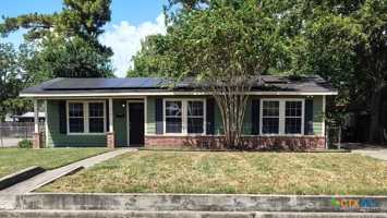 featured image of 504 E Convent St