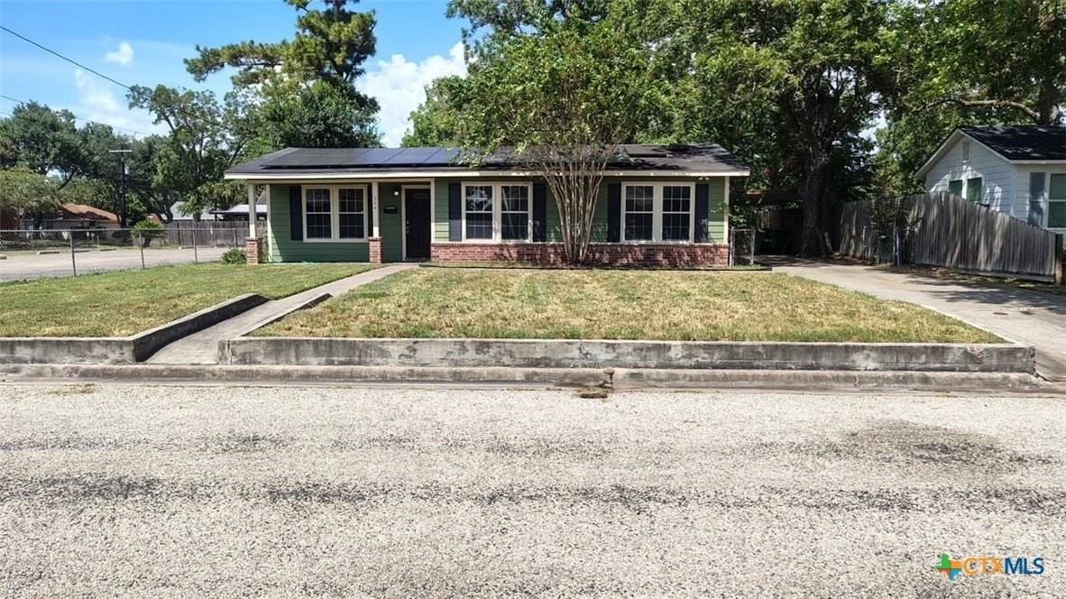 504 E Convent St - Photo 2 of 2