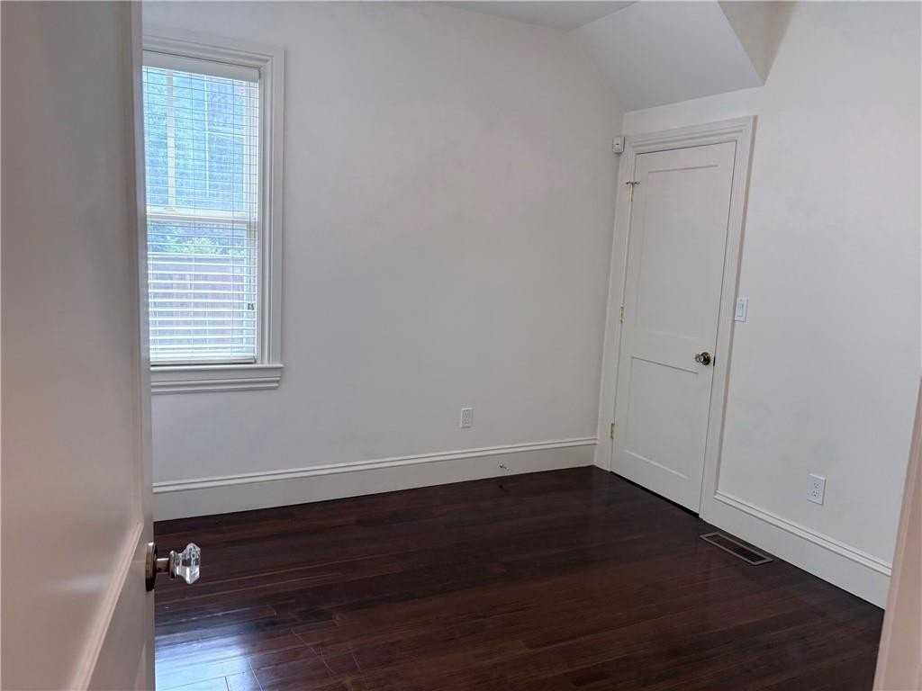 117 Sheldon St #1 - Photo 7 of 11