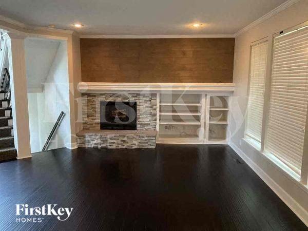 5715 N Ames Ave - Photo 3 of 11