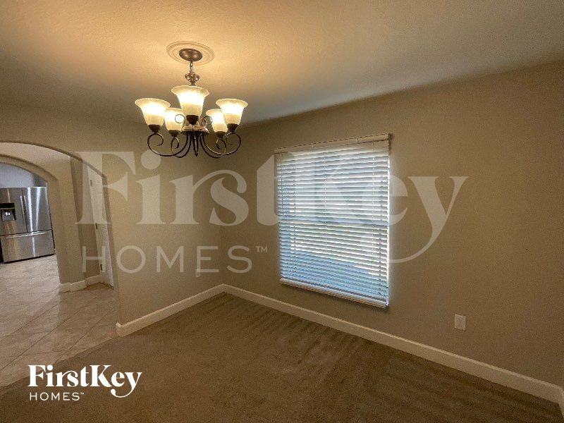 2645 Sunset Cir - Photo 4 of 13