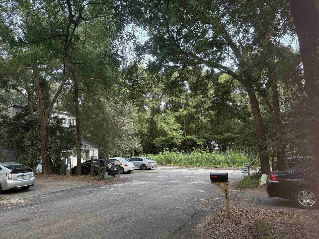 1820 Seay Ct - Photo 2 of 10