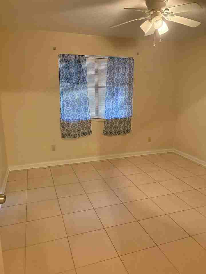 1820 Seay Ct - Photo 3 of 10