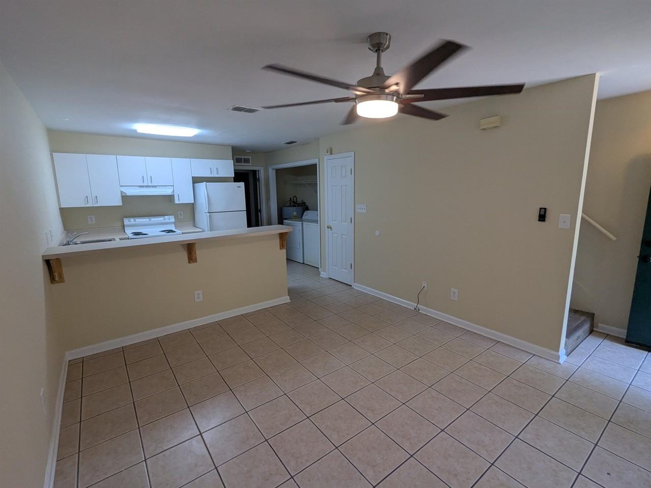 705 W Georgia St #1 - Photo 4 of 15