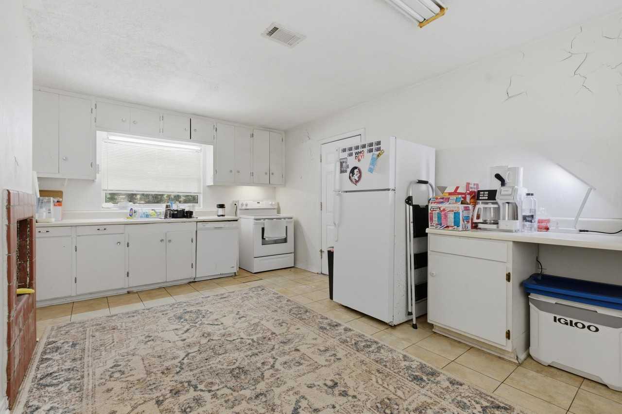 1734 W Tharpe St - Photo 6 of 38