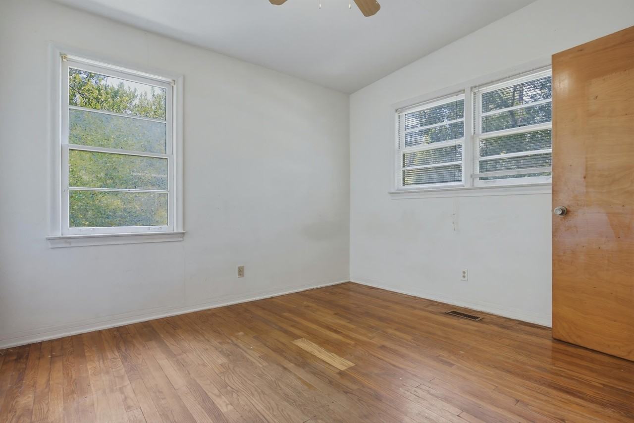 1641 Atkamire Dr - Photo 2 of 33