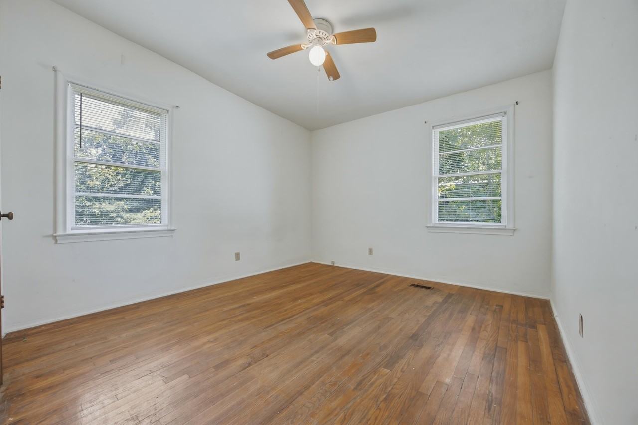 1641 Atkamire Dr - Photo 5 of 33