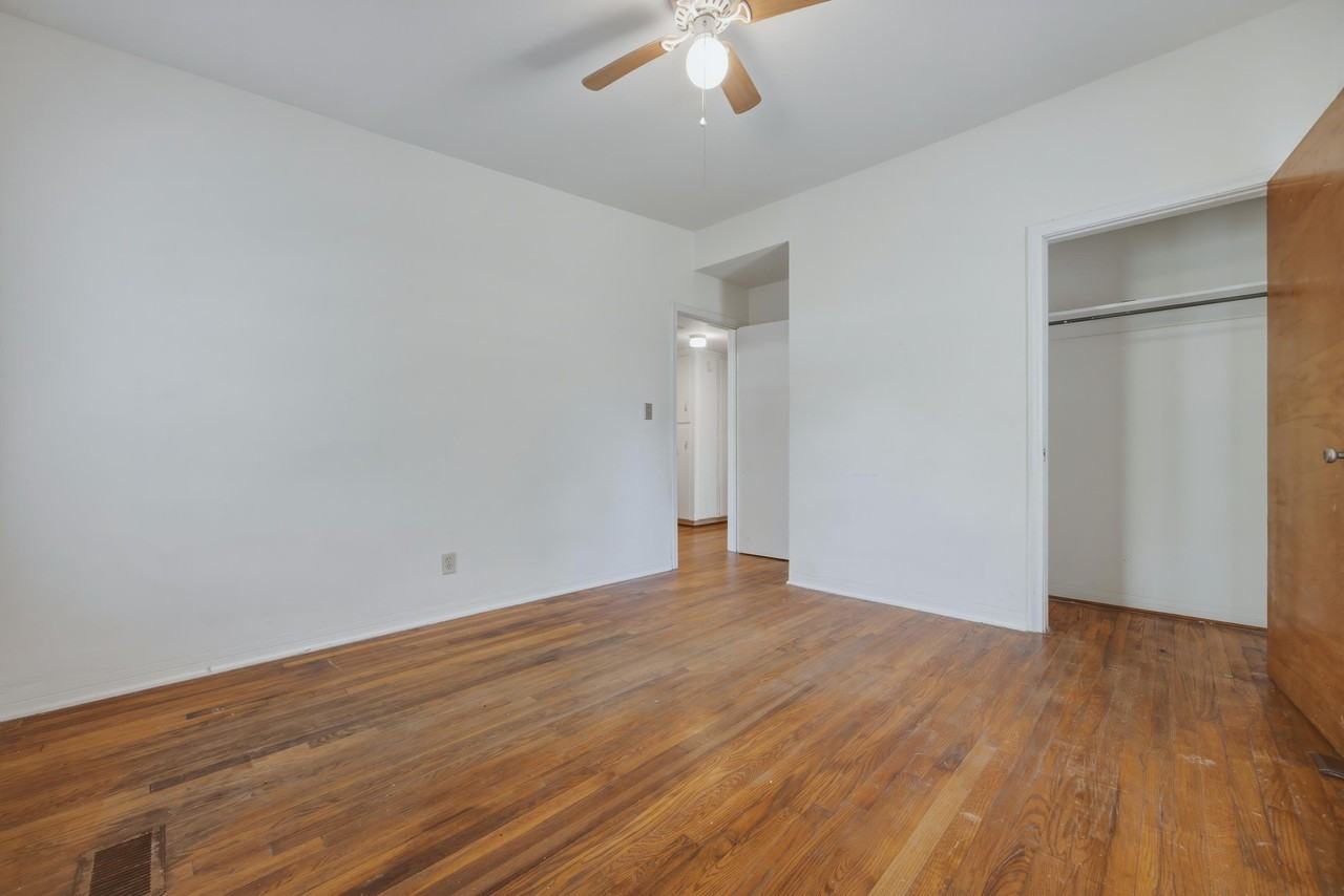 1641 Atkamire Dr - Photo 6 of 33