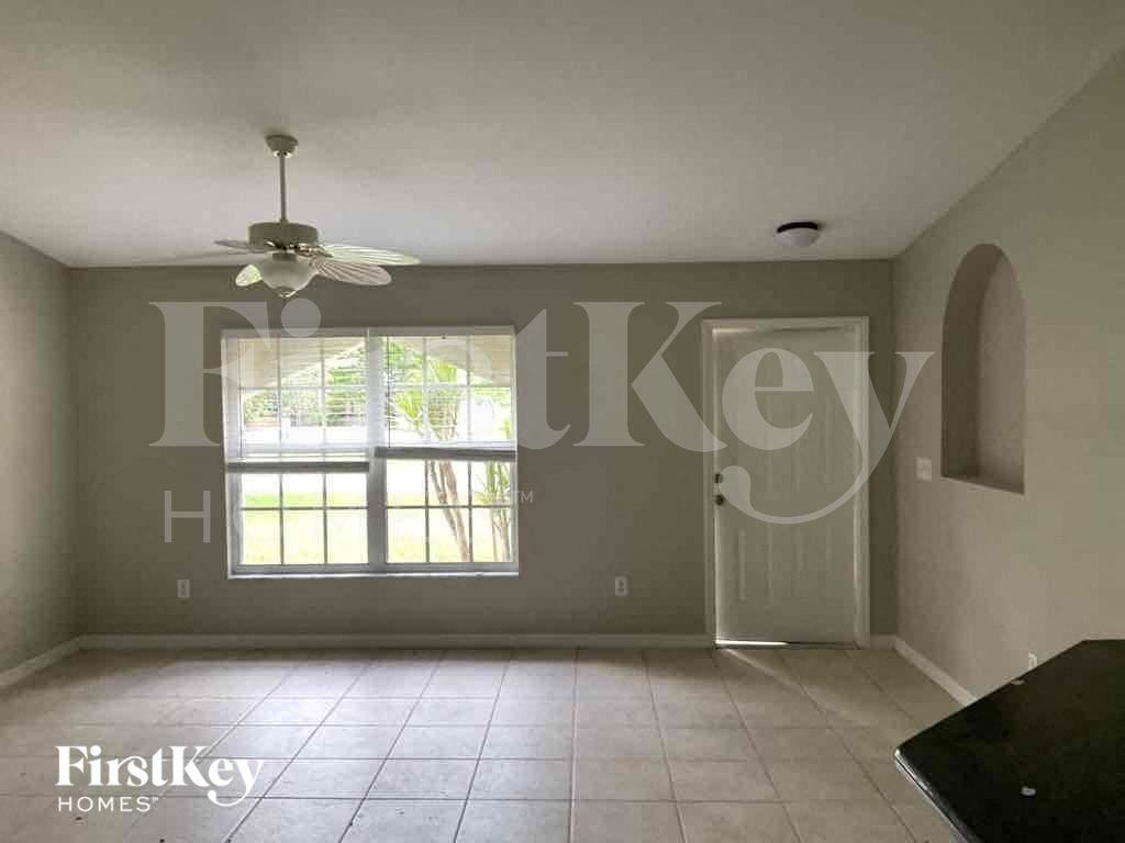 524 Sw 25th Ln - Photo 2 of 10