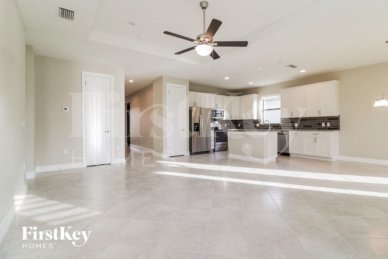 3521 E Hampton Cir - Photo 4 of 15