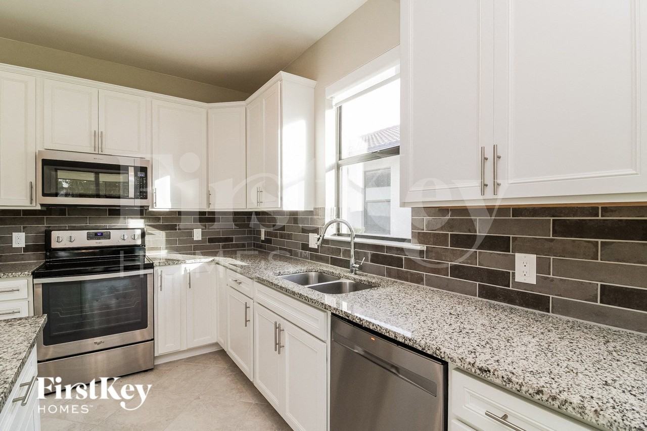 3521 E Hampton Cir - Photo 6 of 15