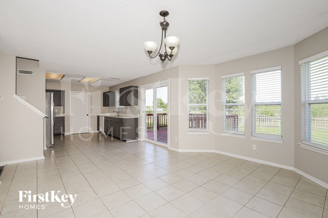 11 Atherton Ct - Photo 4 of 16