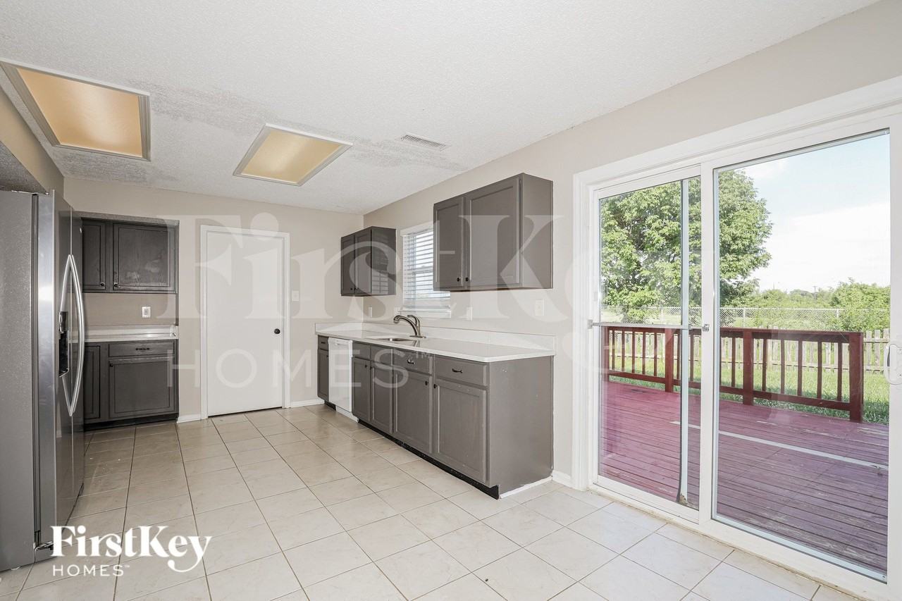 11 Atherton Ct - Photo 5 of 16
