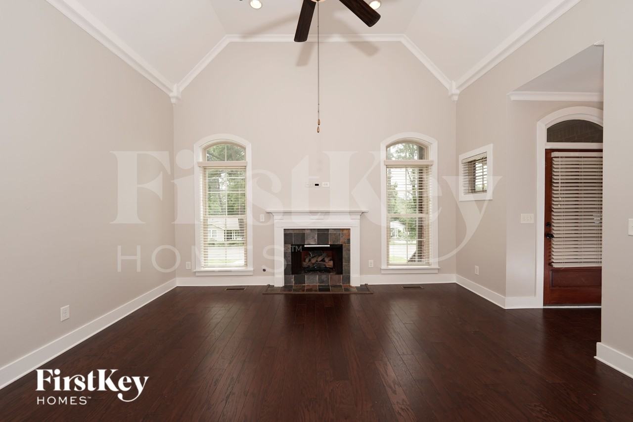 1016 Alford Ave - Photo 3 of 16