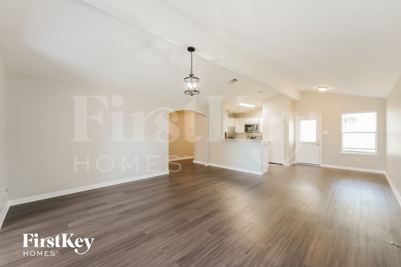 7111 Lilac Manor Ln - Photo 2 of 16