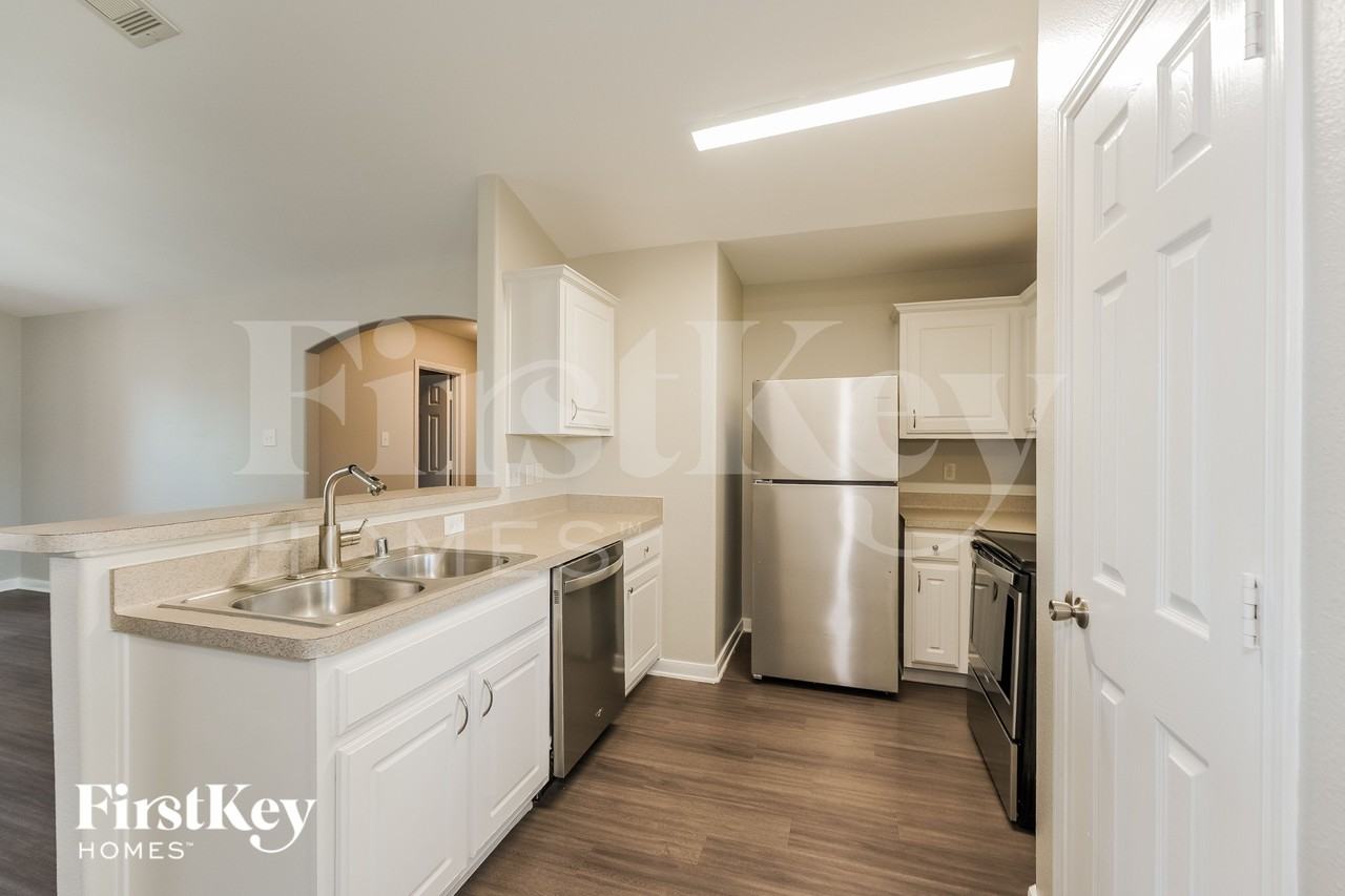 7111 Lilac Manor Ln - Photo 6 of 16