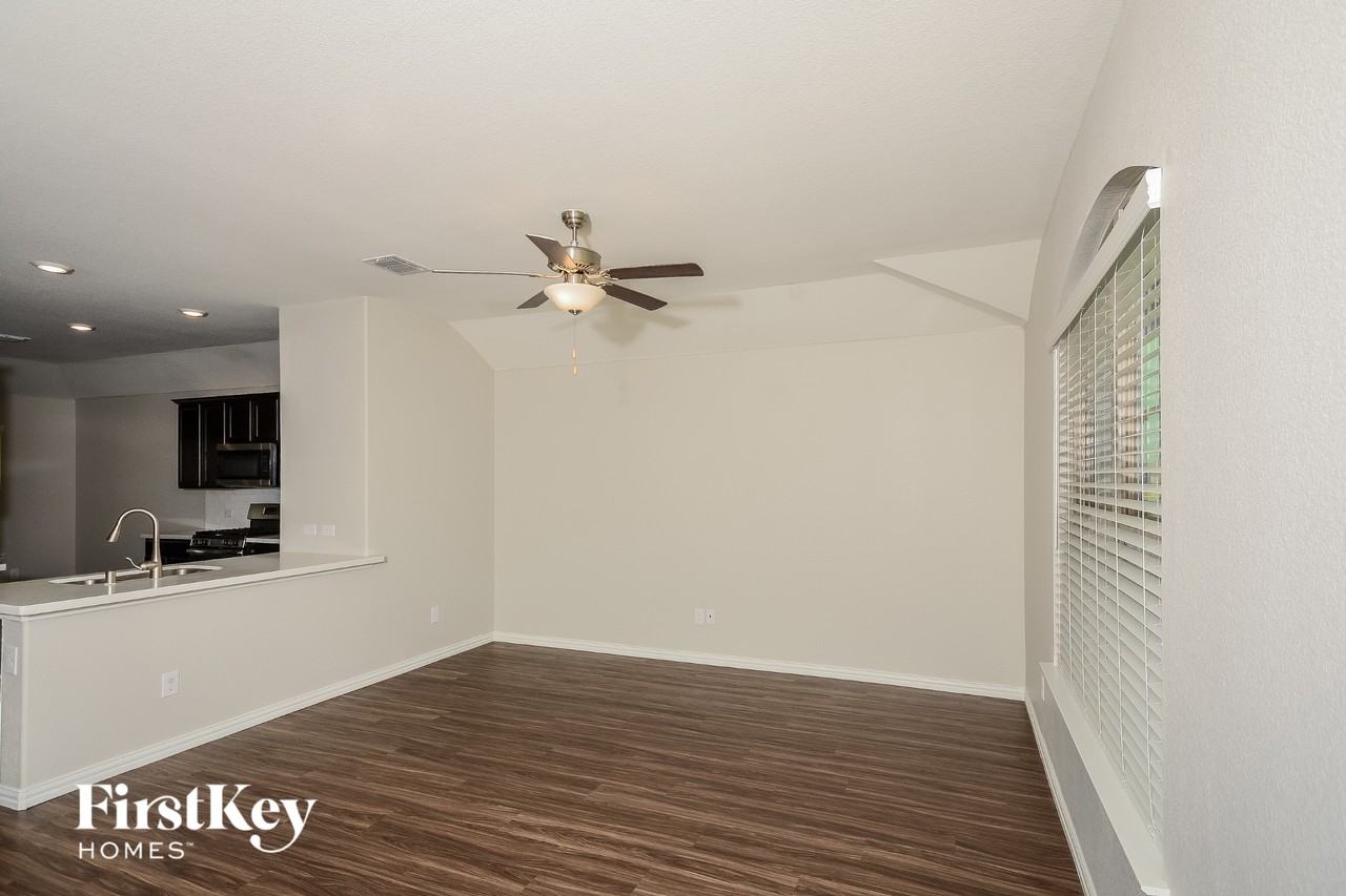 145 Cedar Canyon Dr - Photo 2 of 15