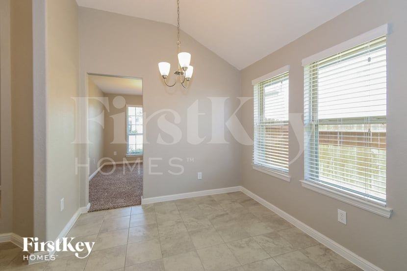 4818 La Piedra Ln - Photo 6 of 15