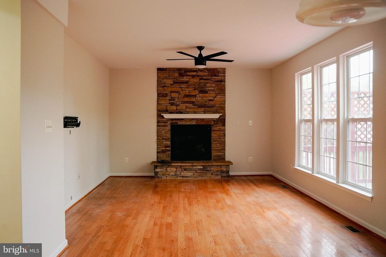 9013 Melody Dr - Photo 4 of 25