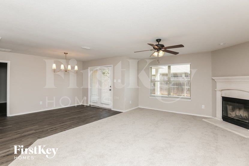 6212 Skysail Rd - Photo 2 of 15