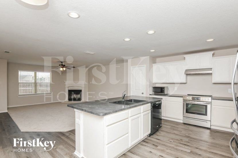 6212 Skysail Rd - Photo 7 of 15