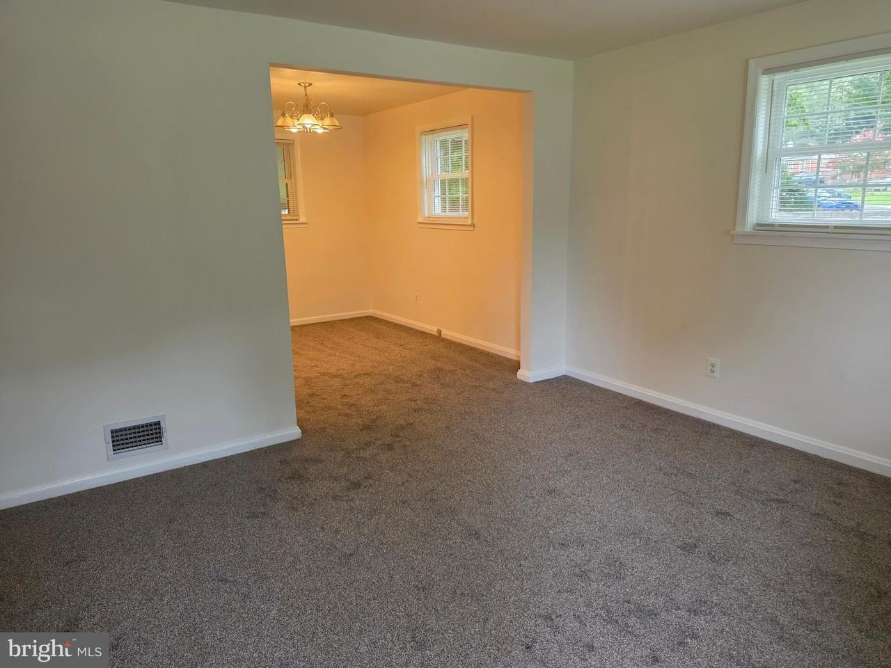 4700 Red Fox Rd - Photo 2 of 22