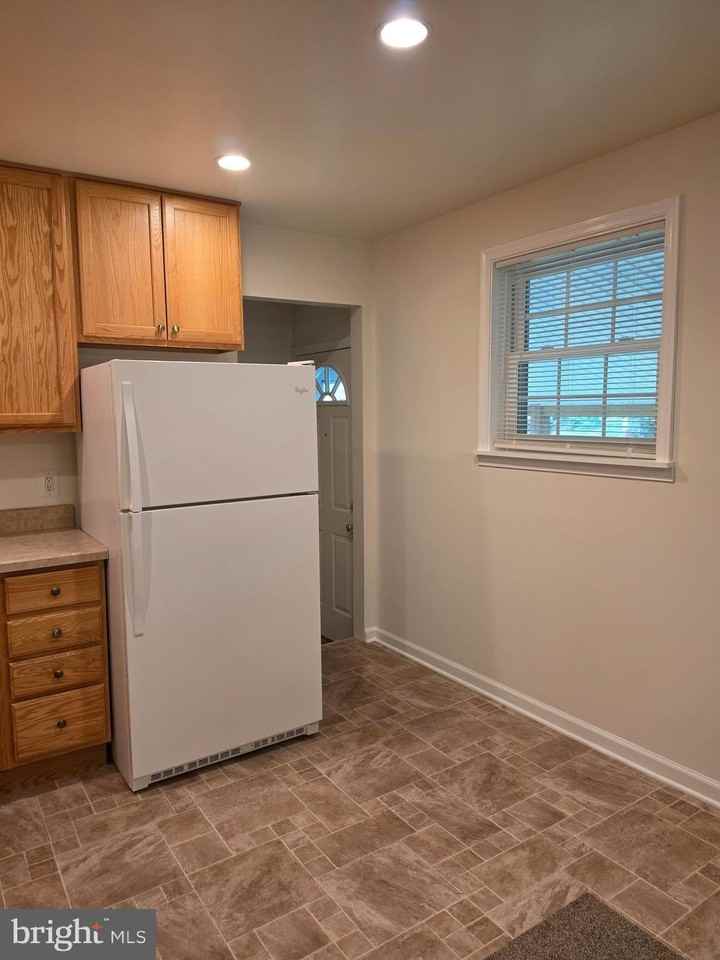 4700 Red Fox Rd - Photo 6 of 22