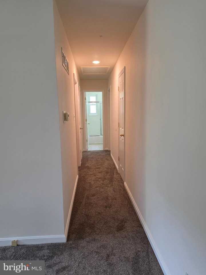 4700 Red Fox Rd - Photo 7 of 22