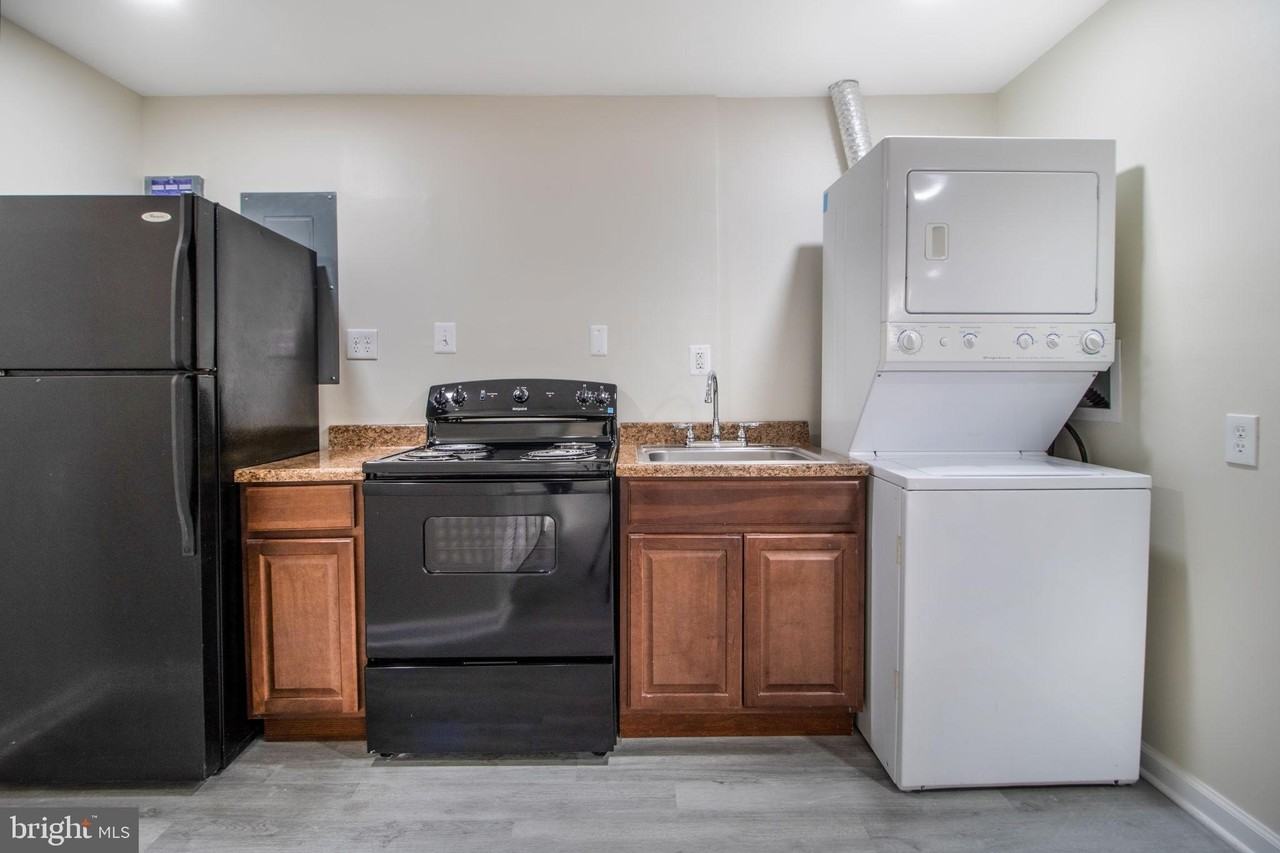 7602 Mezmer Ln - Photo 3 of 25