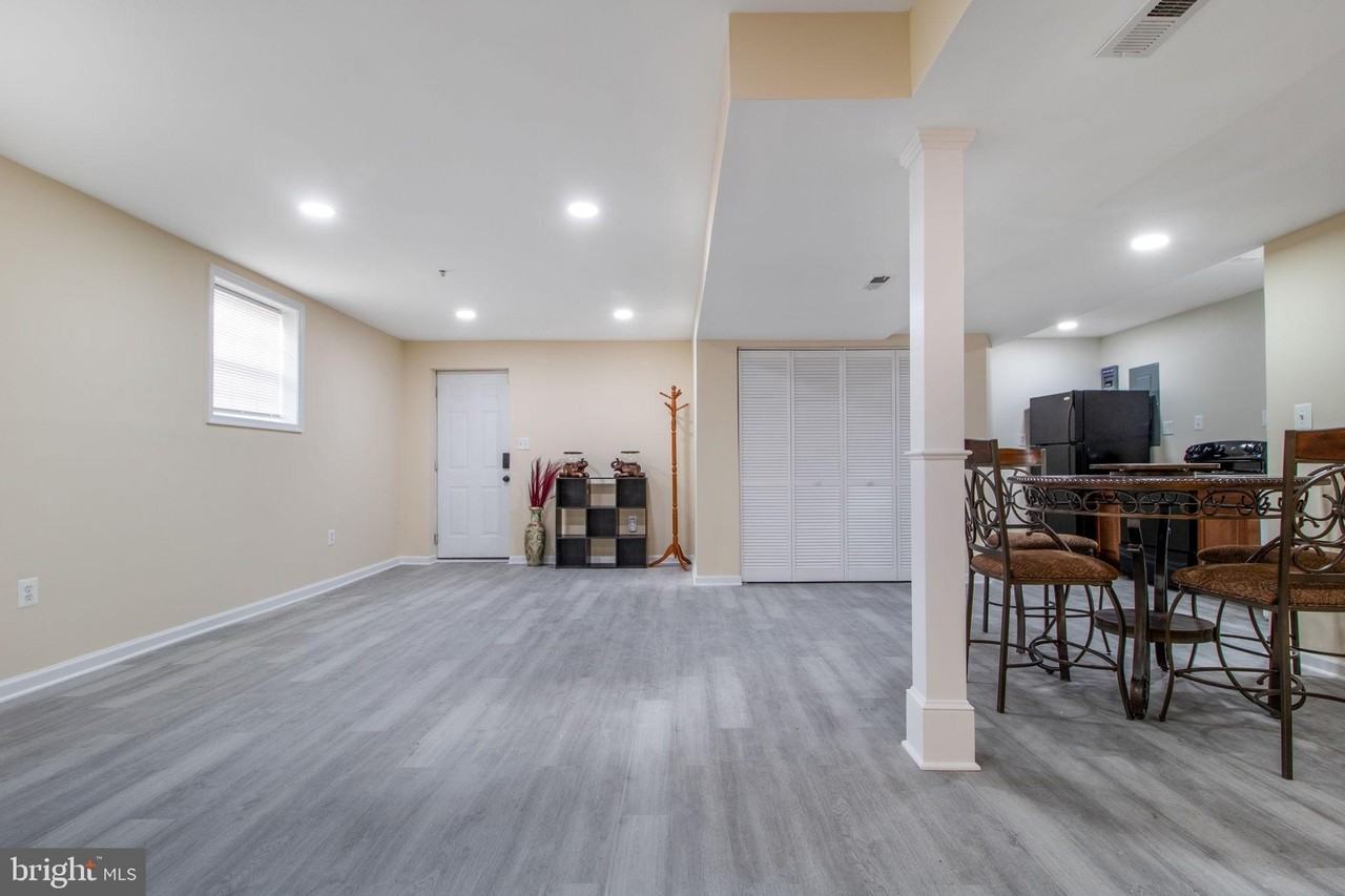 7602 Mezmer Ln - Photo 7 of 25