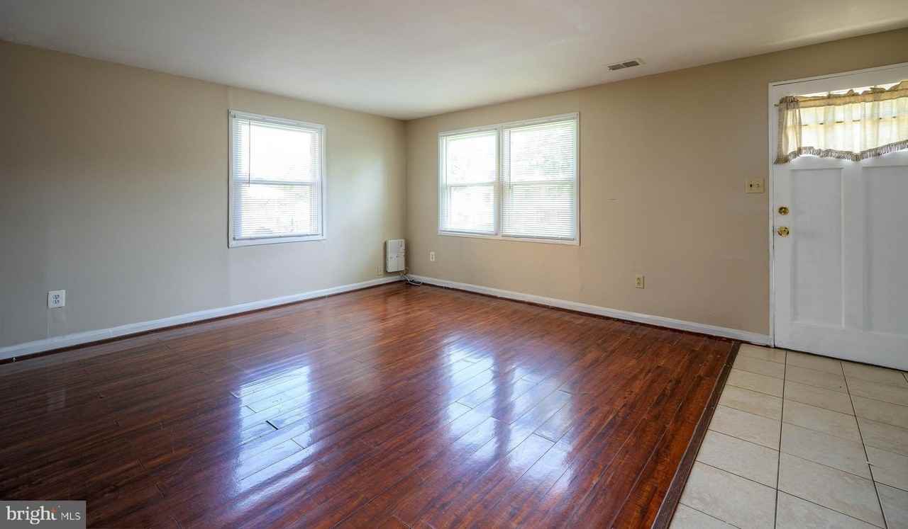7737 Greymont St - Photo 4 of 35