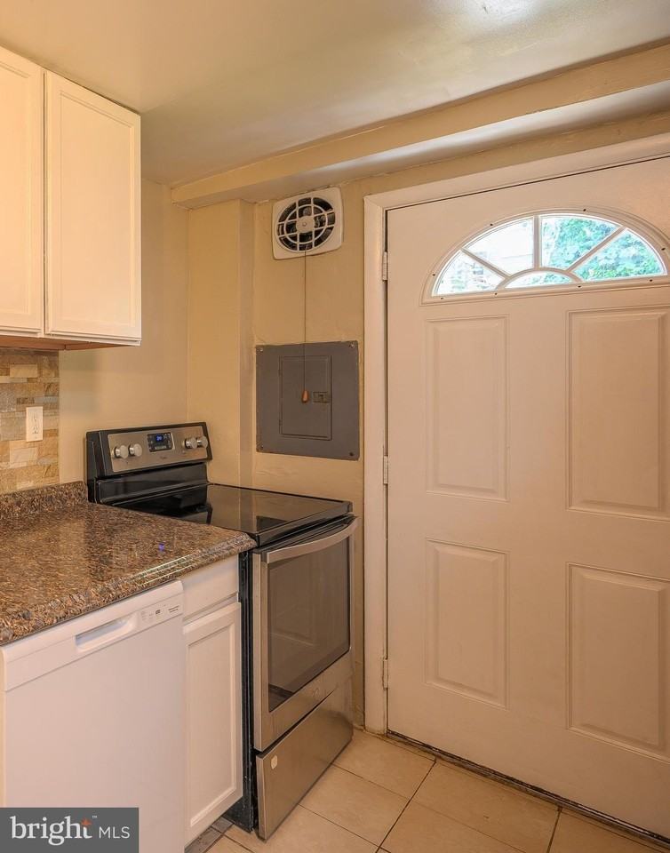 7737 Greymont St - Photo 7 of 35