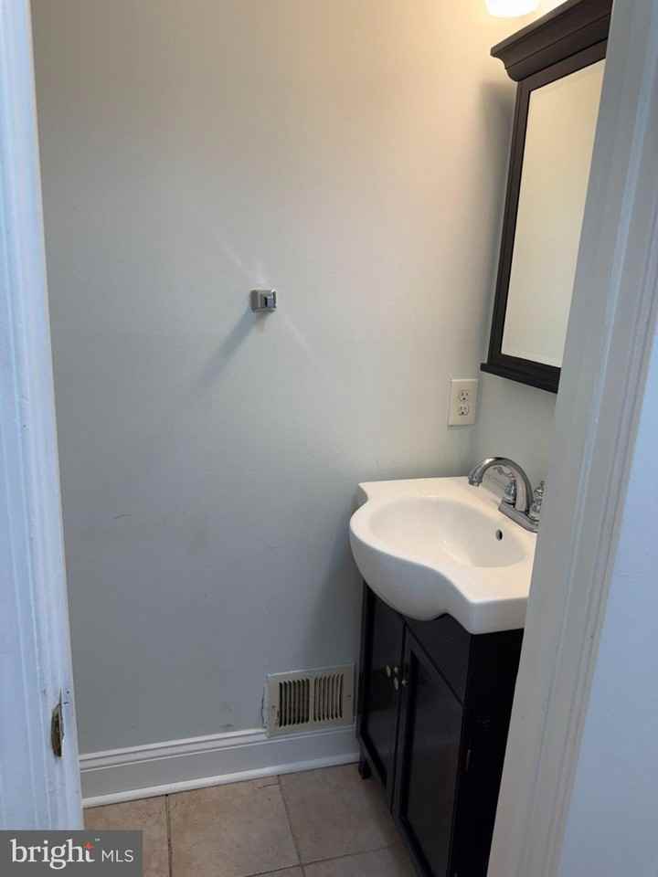 7431 Shady Glen Ter - Photo 2 of 30
