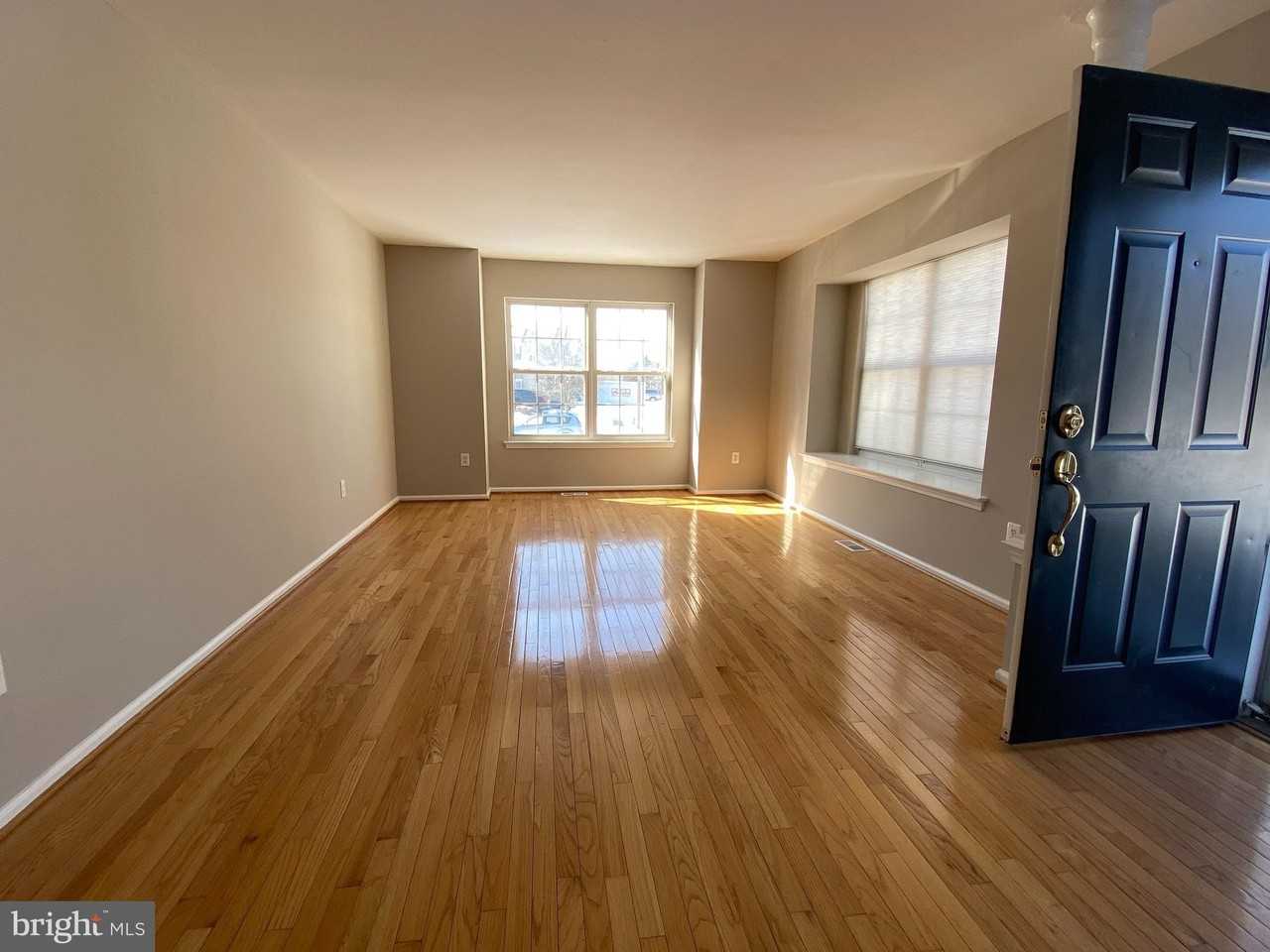 105 Hearthstone Ln - Photo 3 of 24