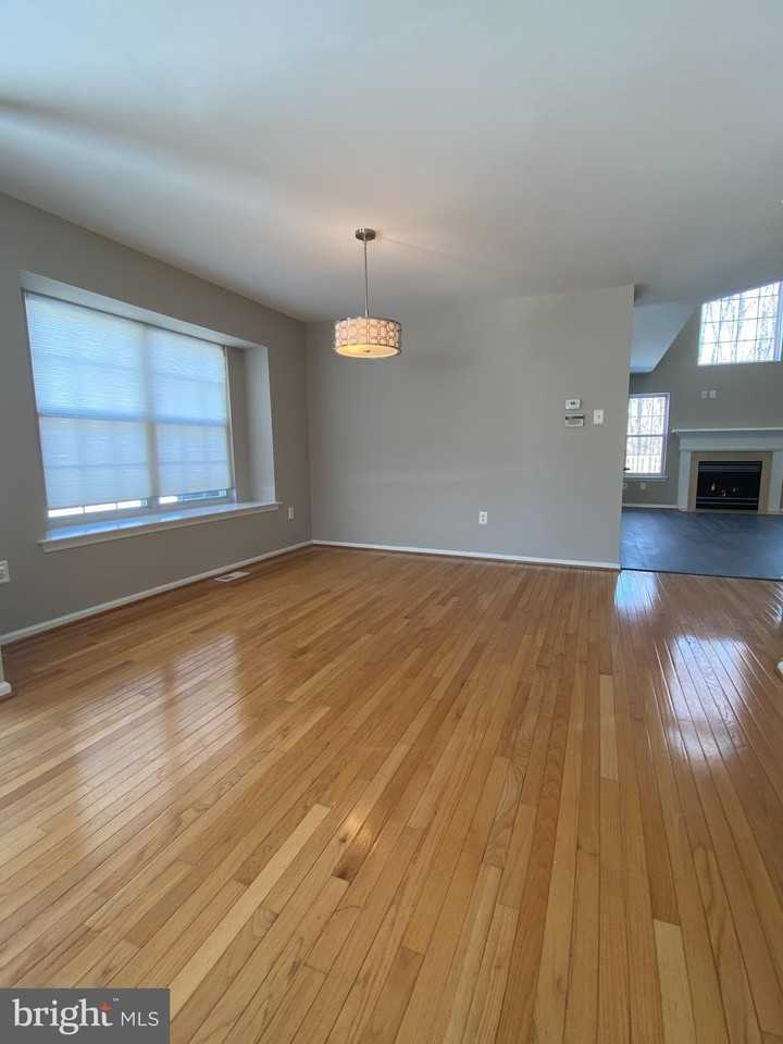 105 Hearthstone Ln - Photo 6 of 24