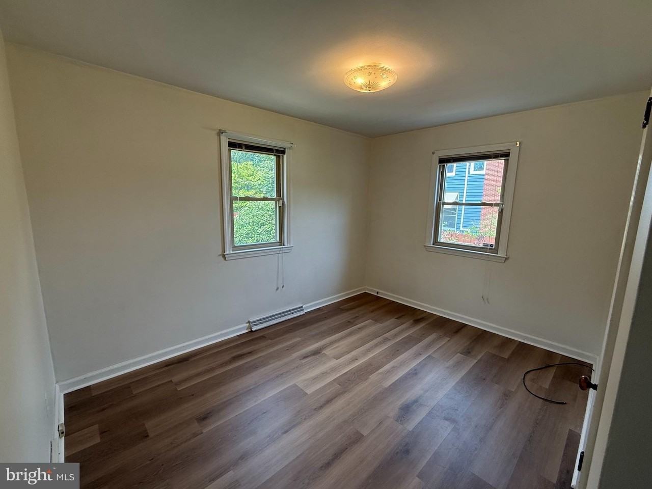 1236 Oak Ln - Photo 5 of 16